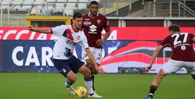 Serie A, il Crotone gioca meglio ma a Torino finisce 0-0