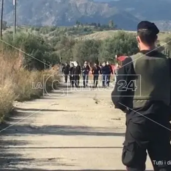 Omicidio ad Africo, ucciso un uomo e ferita una seconda persona: indagini in corso