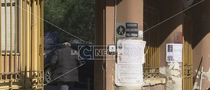 Covid a Cosenza, blitz di Occhiuto in ospedale: «Servono più medici»