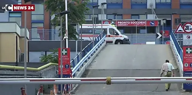 Coronavirus, a Cosenza caos al pronto soccorso: 22 pazienti in attesa di ricovero