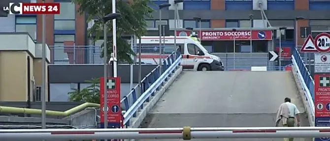 Coronavirus, a Cosenza caos al pronto soccorso: 22 pazienti in attesa di ricovero