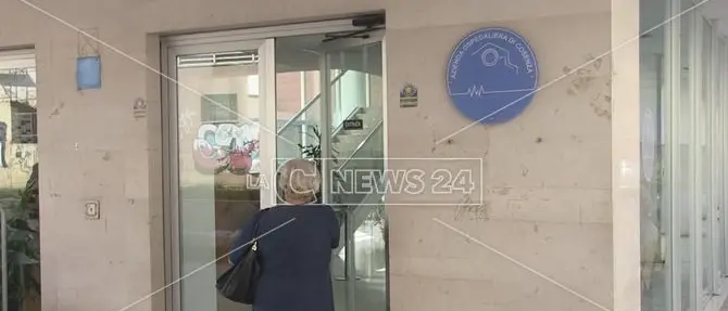 L'ospedale di Cosenza assume 40 oss ma pesca nelle graduatorie di Vibo