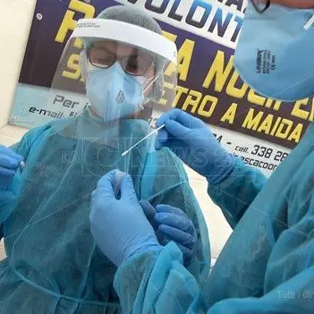 Ostaggi in casa in attesa dell'Asp, il Comune di San Pietro a Maida offre i tamponi rapidi