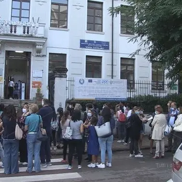 Coronavirus, la nota dell'Asp di Cosenza: «Bisogna chiudere le scuole»
