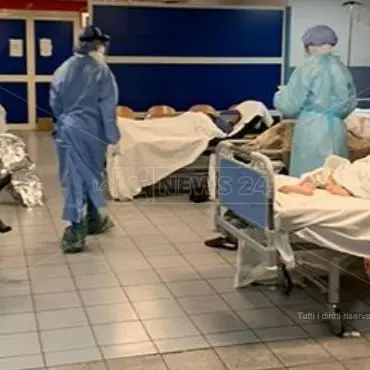 Covid, al Ps di Cosenza come in guerra: «Ora dobbiamo scegliere a chi dare l’ossigeno»