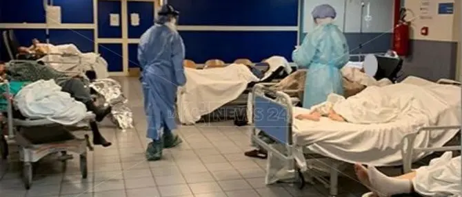 Covid, al Ps di Cosenza come in guerra: «Ora dobbiamo scegliere a chi dare l’ossigeno»