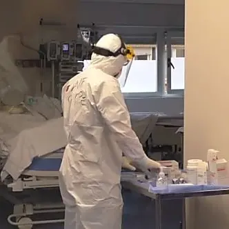 Coronavirus, altra vittima all'ospedale di Cosenza: muore anziana di Morano