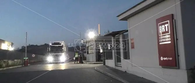 Coronavirus, focolaio alla filiale catanzarese della Bartolini: 27 dipendenti contagiati