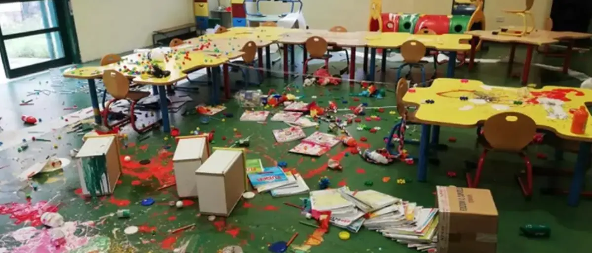 Reggio Calabria, devastata da vandali la scuola d’infanzia Arghillà Salice