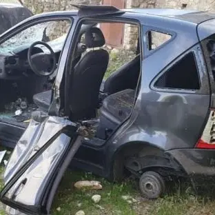 Cosenza, al via le rimozioni di vecchie auto abbandonate in più zone della città