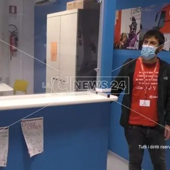 Gli operatori Emergency in Calabria non parlano di Strada: «Curiamo tutti, pronti ai tamponi»