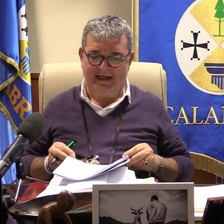 Sanità Calabria, Spirlì contro il ministro Speranza: «Imbarazzante, deve dimettersi»