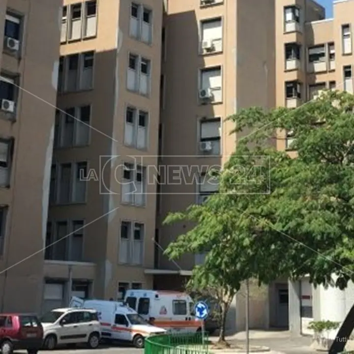 Ospedale Corigliano Rossano, mancano medici dopo l'apertura del polo Covid