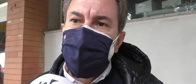 Paola, terapia intensiva ancora chiusa: sit in di protesta davanti all’ospedale