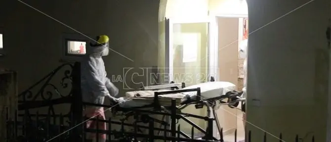 Focolaio di Laino Borgo, altri due morti nella casa per anziani: sono tre le vittime