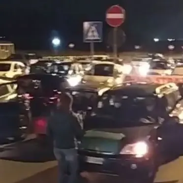 Sanità Calabria, nuovo drive-in di protesta alla Cittadella regionale: video