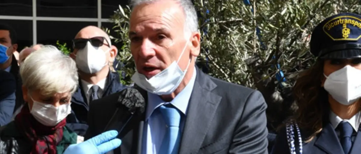 Tra i portaborse di Tallini anche un parente del boss Grande Aracri: tutti i nomi dello staff