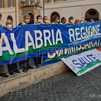 “Calabria regione non colonia”, centinaia di sindaci a Roma per la sanità