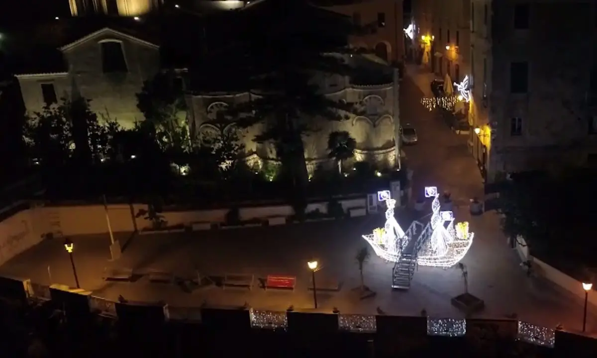 Tropea si illumina ancora con il nuovo Villaggio di Natale