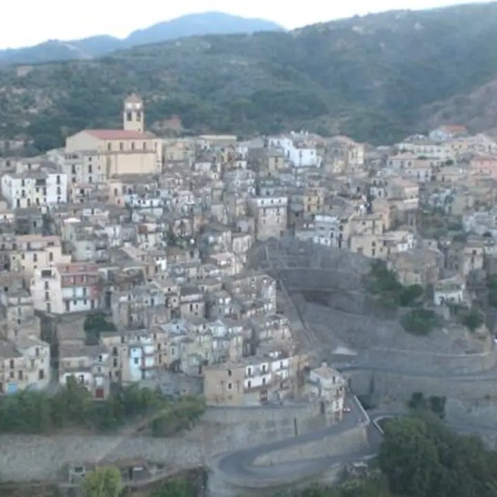 Badolato, la minoranza comunale contro Tallini: «Qui ha dettato legge»