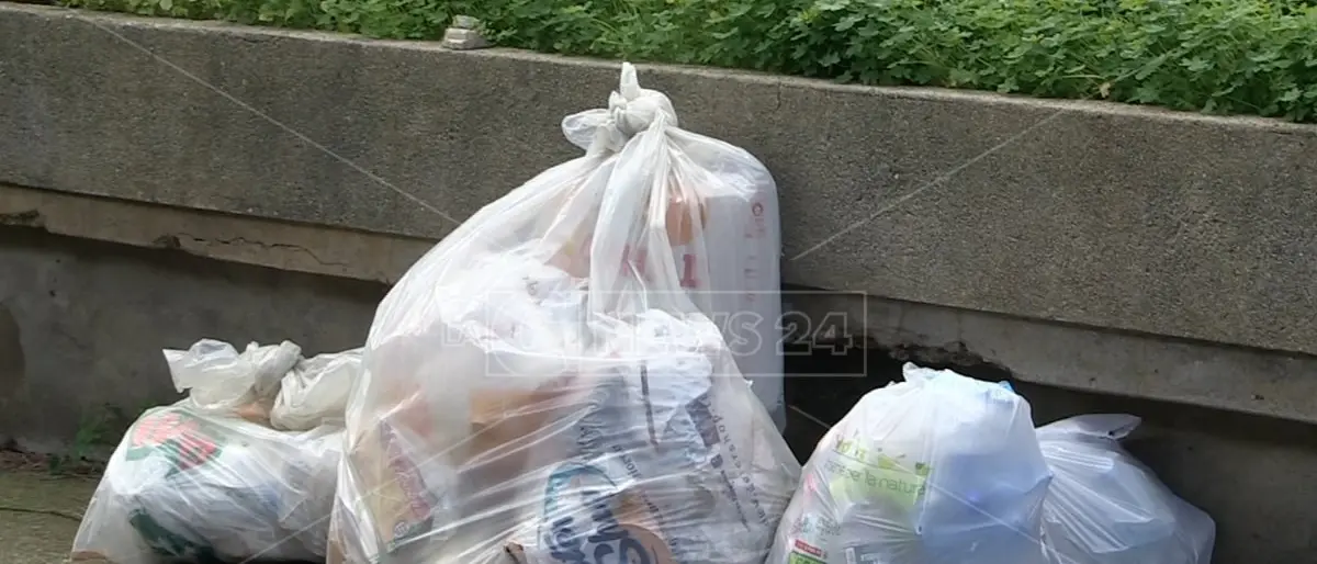 Rifiuti contaminati dal Covid: il dilemma (irrisolto) di un vibonese in quarantena