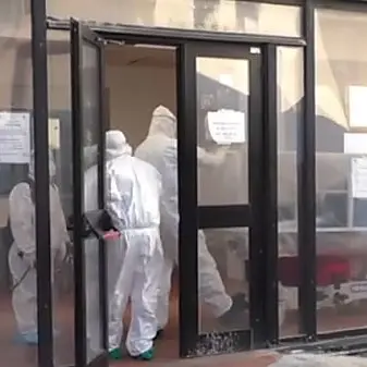 Coronavirus, in Italia 37mila casi e 699 morti. Torna a salire il rapporto tra positivi e tamponi