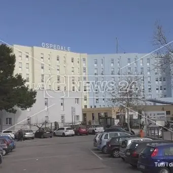 Coronavirus Crotone, in ospedale vietato l'ingresso ai visitatori