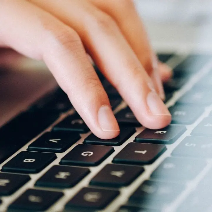 Sembrava amore invece era una truffa on line: denunciato 40enne calabrese