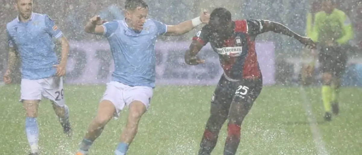 Crotone affonda per il maltempo ma la partita con la Lazio si gioca lo stesso