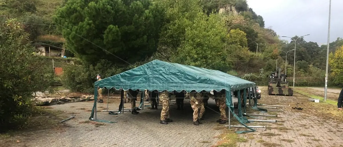 Coronavirus, a Catanzaro l'Esercito allestisce il drive in per i tamponi