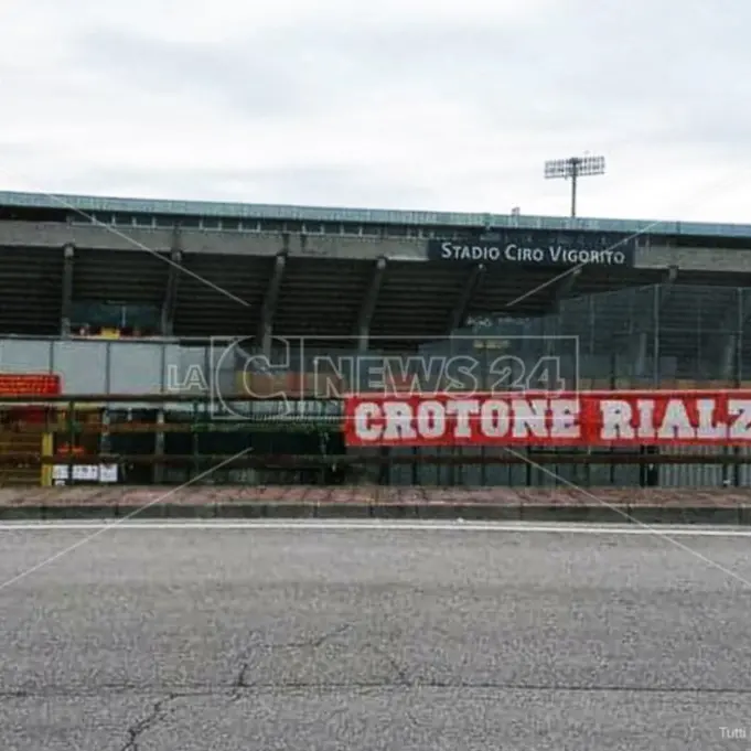 Maltempo Calabria, la solidarietà degli ultras del Benevento e Bologna: «Crotone, rialzati»
