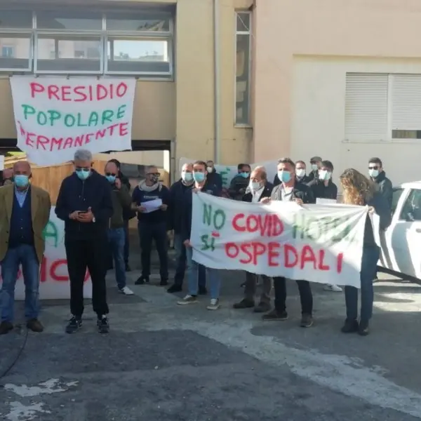 Cariati, occupano l'ospedale per chiederne la riapertura ma l'Asp valuta una casa salute