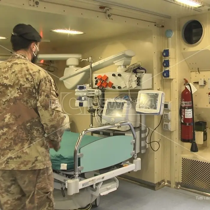 Cosenza, l'ospedale da campo anti-Covid pronto ad entrare in funzione
