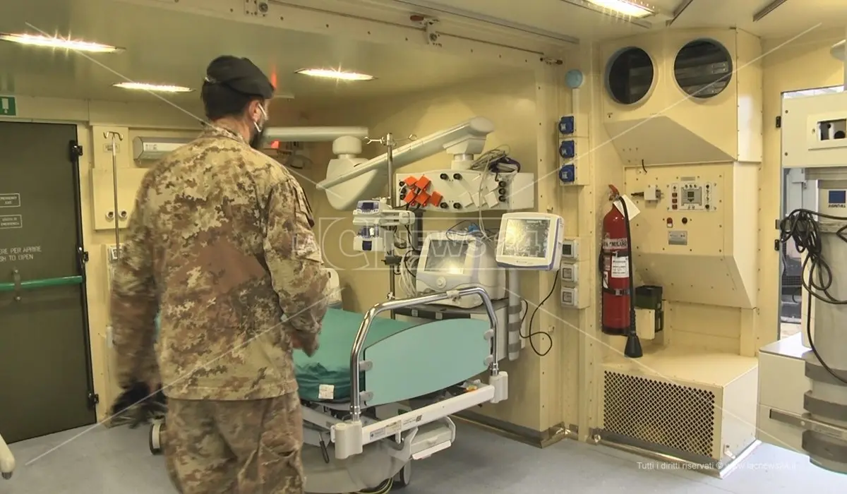 Cosenza, l'ospedale da campo anti-Covid pronto ad entrare in funzione