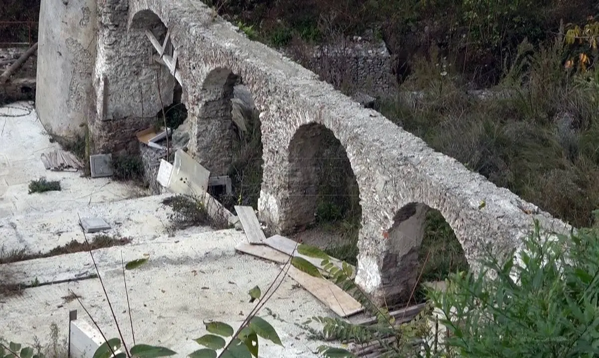 Lamezia, lo scandalo del parco della Pedichiusa: fondi a rischio e residenti inferociti