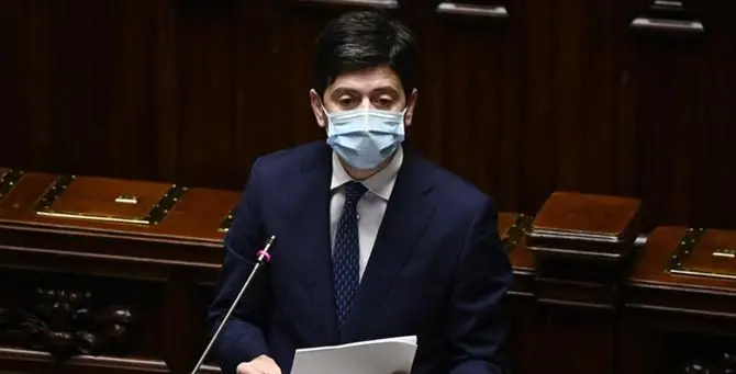 Covid, Speranza sulle riaperture: «Spostamenti saranno possibili solo tra zone gialle»