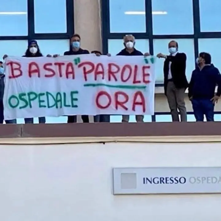 Coronavirus a Cariati, continua il sit in di protesta per la riapertura dell’ospedale