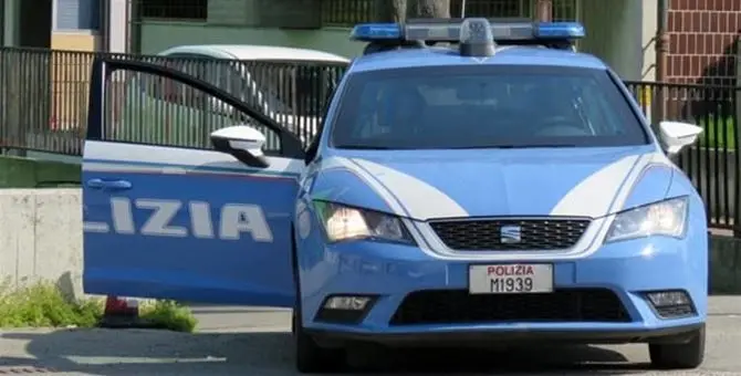 Uccide la compagna e va in Questura sporco di sangue, calabrese arrestato in Friuli