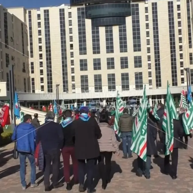 Sanità e decreto Calabria, protesta dei sindacati davanti alla Regione