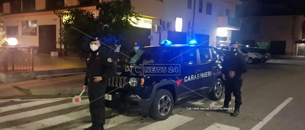 Corigliano-Rossano, beccato mentre smercia droga: arrestato 19enne
