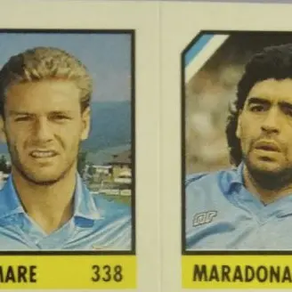 Luca Altomare nell’album Panini al fianco di Maradona: «Il migliore di sempre»