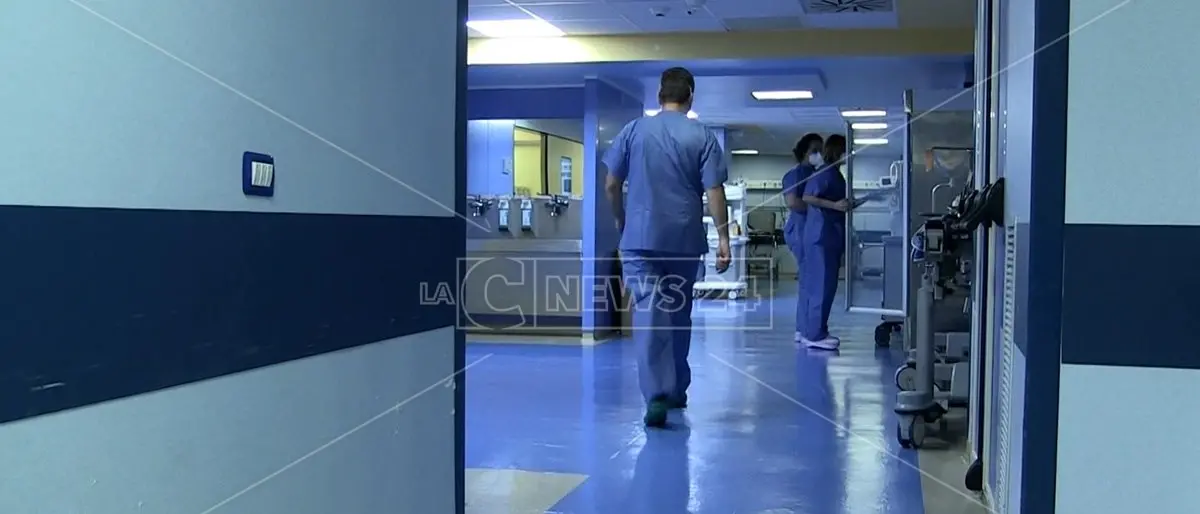 Emergenza Covid, l'ospedale di Vibo sotto pressione tra contagi e nuovi posti letto