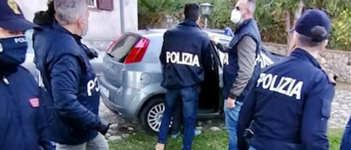 Terrorismo, materiale Isis e manuali per bombe: arrestato un italiano nel Cosentino