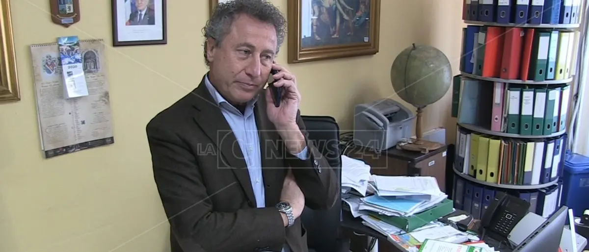 Vibo Valentia, sono 200 gli studenti in attesa dell’esito dei tamponi: «Persi a Bari?»