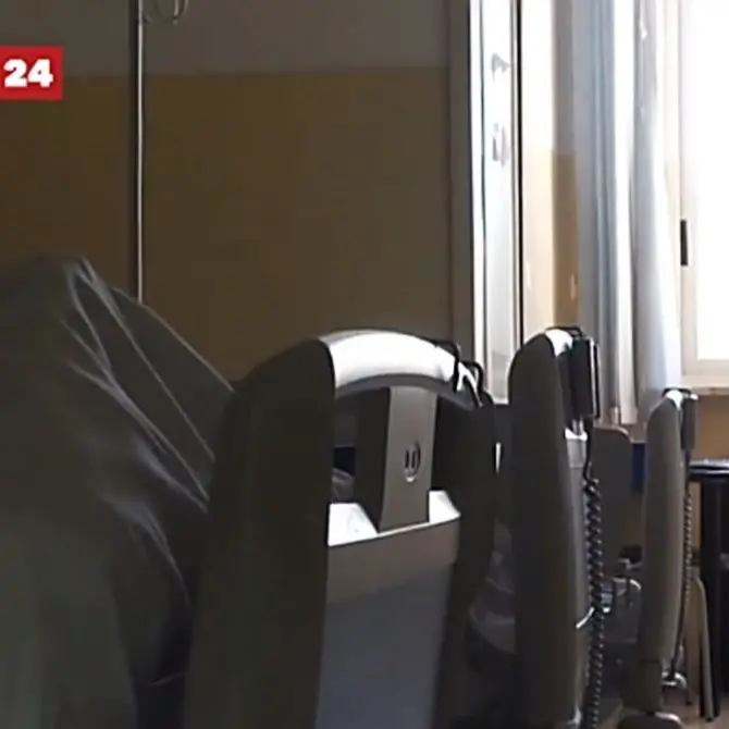 Cosenza, 25 malati Covid nella tenda pre-triage dell'ospedale in attesa di ricovero