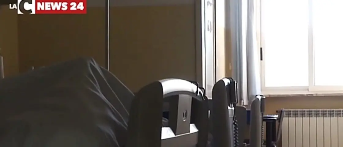 Cosenza, 25 malati Covid nella tenda pre-triage dell'ospedale in attesa di ricovero