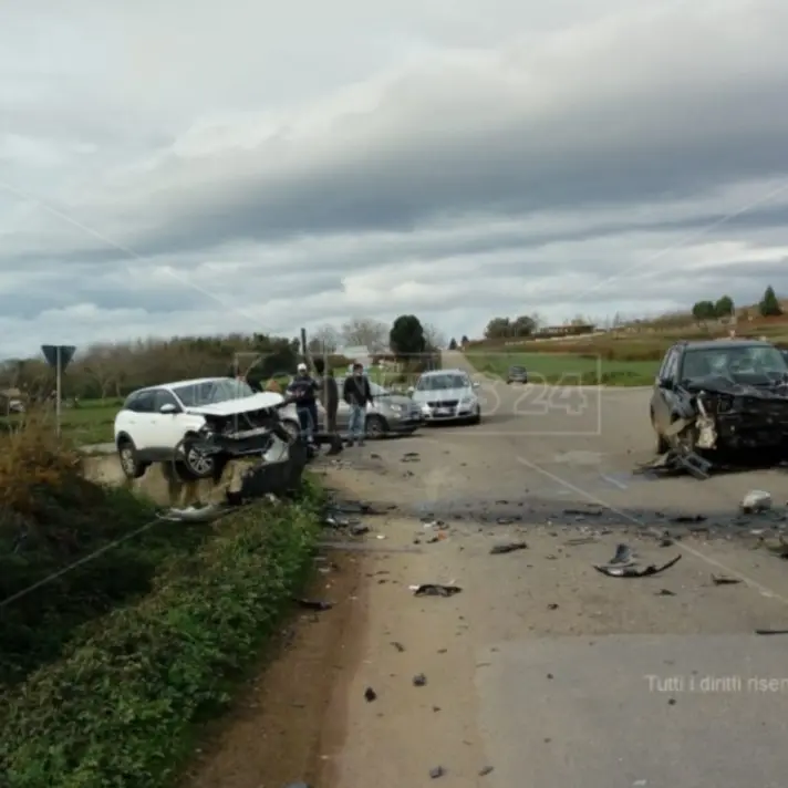 Incidente nel Vibonese, due feriti nello scontro tra auto al bivio per Zungri