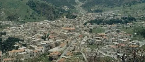 Coronavirus a Platì, 2 vittime e 100 contagi. Il sindaco invoca la zona rossa