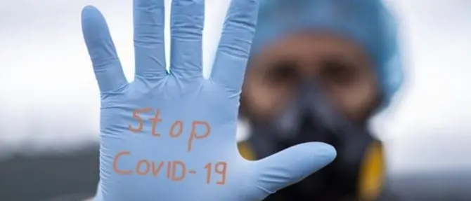 Covid, l'appello dei medici: «No agli stessi errori dell'estate, virus ora circola di più»