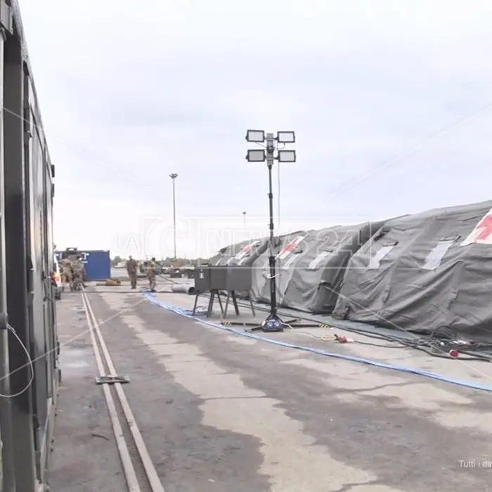 Cosenza, ospedale da campo fermo mentre in pronto soccorso si aspetta un letto